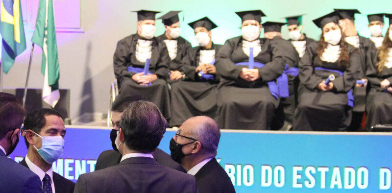 Inclusão: presos do Paraná recebem certificados de cursos profissionalizantes
