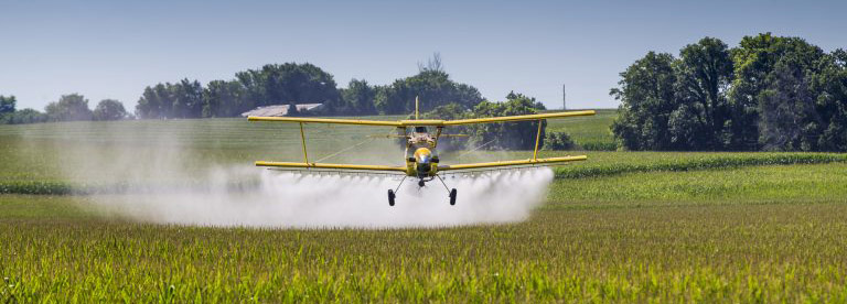 Deputados aprovaram projeto que altera regras de registro de agrotóxicos