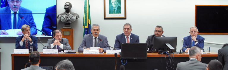 Governo estuda mudanças no saque-aniversário do FGTS