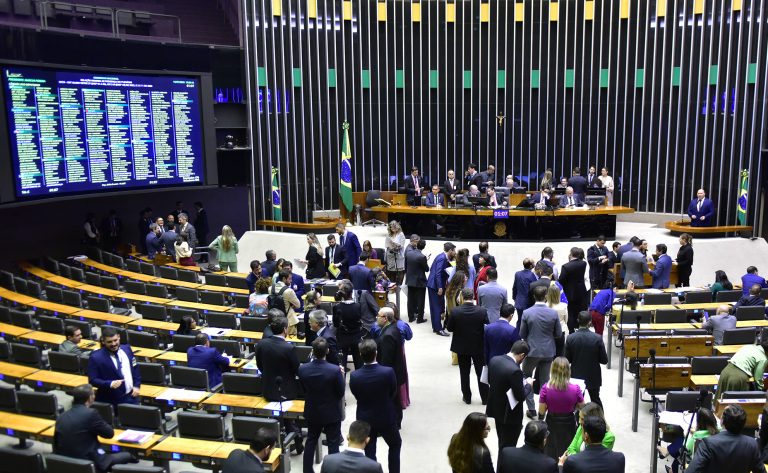 Confira as principais pautas em andamento no Congresso Nacional