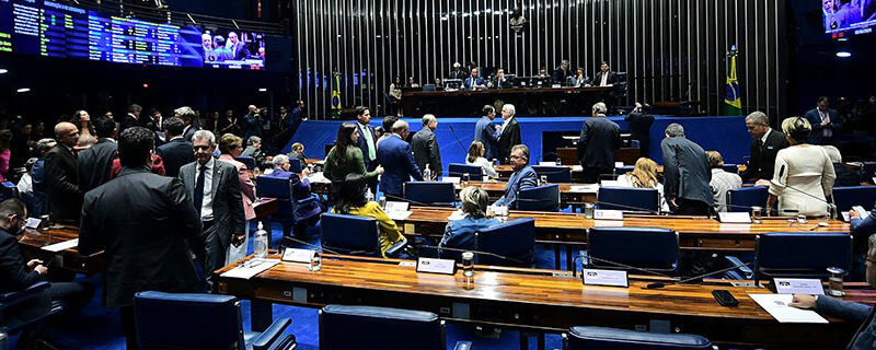 Senado aprova incentivo a veículos menos poluentes e ‘taxação das blusinhas’