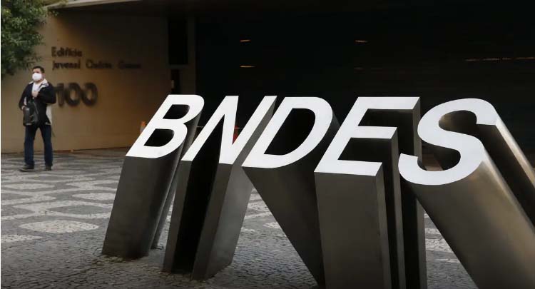 Crédito do BNDES para indústria supera agronegócio