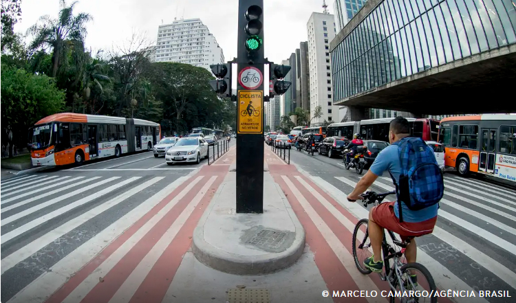 Modelo de financiamento do transporte está obsoleto, dizem gestores